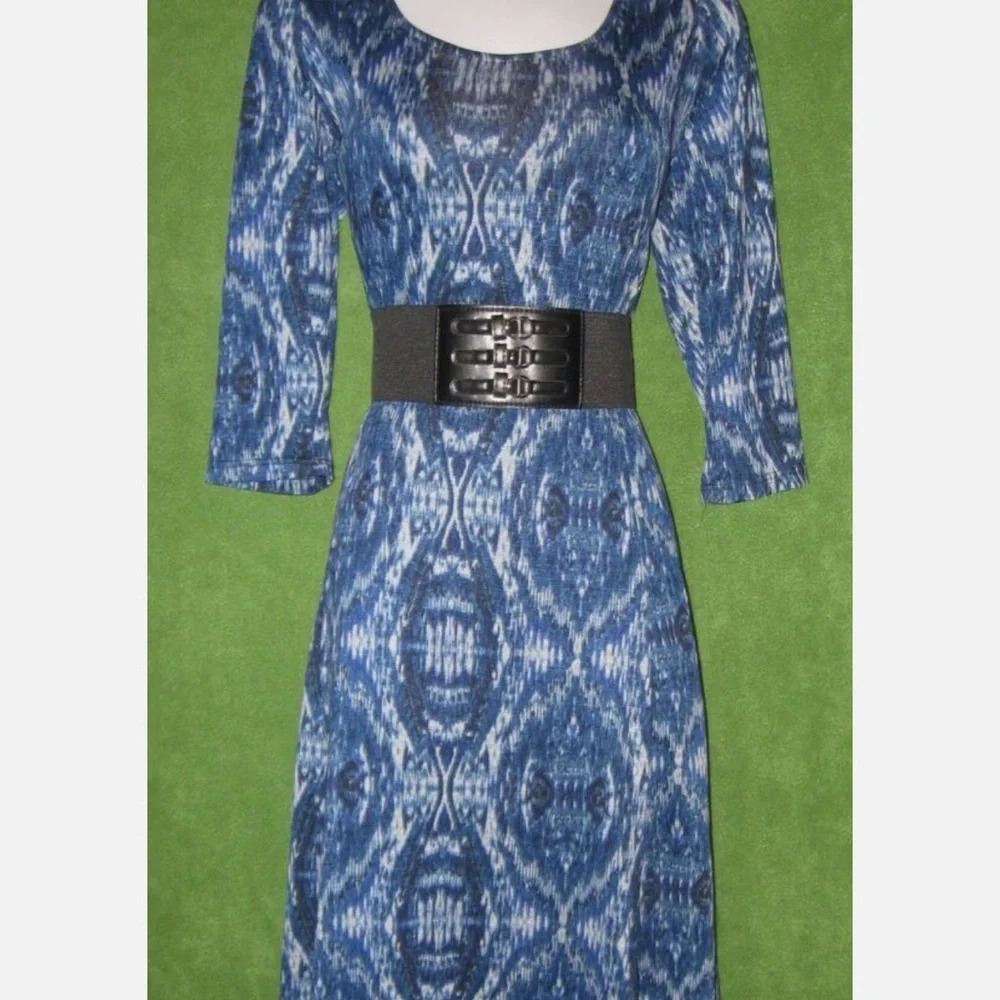 Signature by Robbie Bee Blue Patterned Dress - Picture 2 of 4